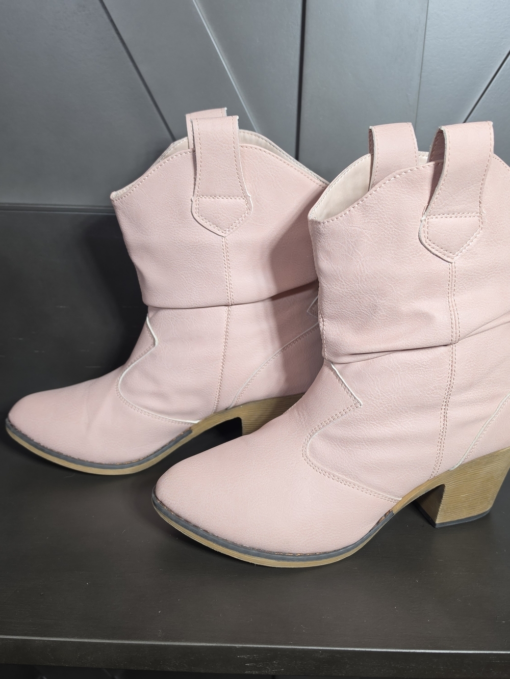 Charles Albert Blush Pink Western Slouch Ankle Boots Womens 8 Vegan Leather